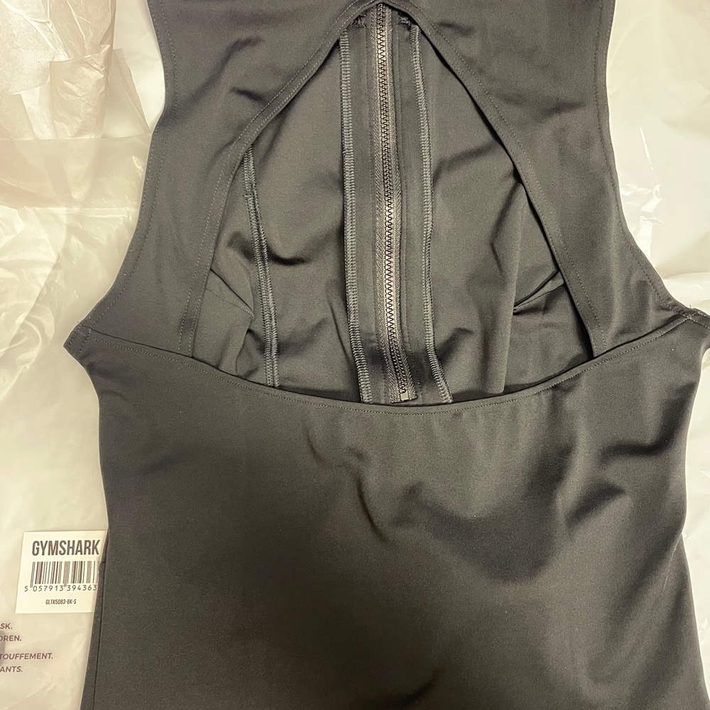 Black GymShark work out top